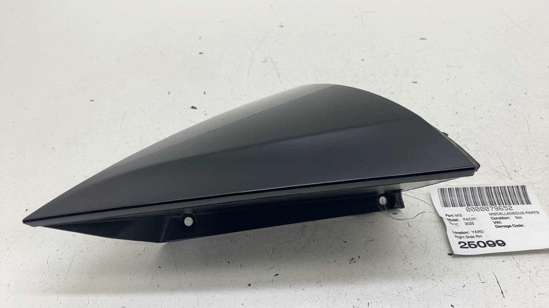 ⭕ 17-25 Chrysler Pacifica Rear Passenger Right D-Pillar Applique Molding Cover