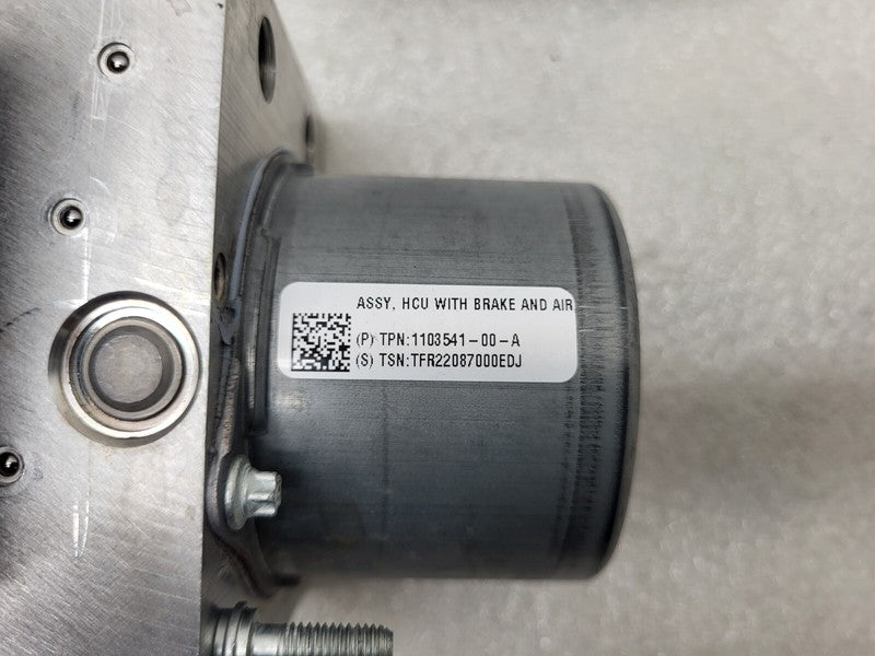 1044745-00-B ⭕ 17-23 Tesla Model 3 Anti-Lock Brake System ABS Pump Module Unit 1044745-00-B
