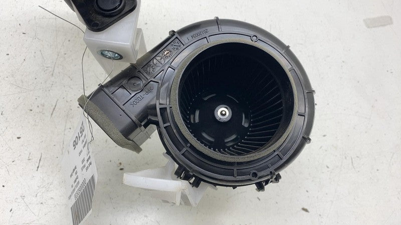 ⭕ 23-24 Toyota Prius Hybrid Battery Cooling Blower Motor Fan w/ Duct G