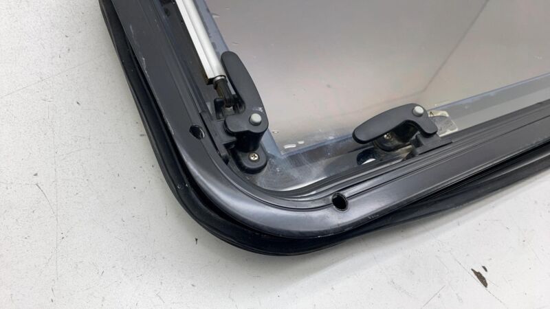 ⭕ 2014-2021 Ram ProMaster 1500 2500 3500 Rear Body Panel Glass Window Assembly