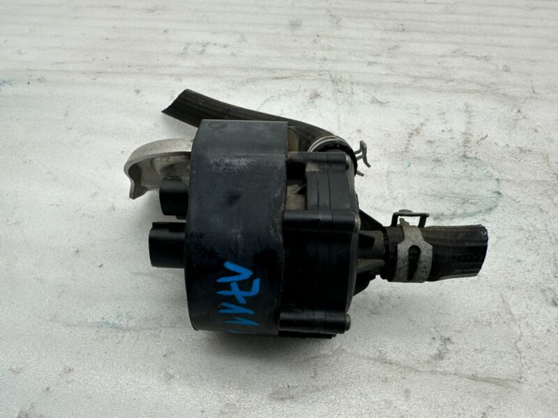 2016-2020 Tesla Model X MX Cooling System Auxiliary Coolant Water Pump Assembly