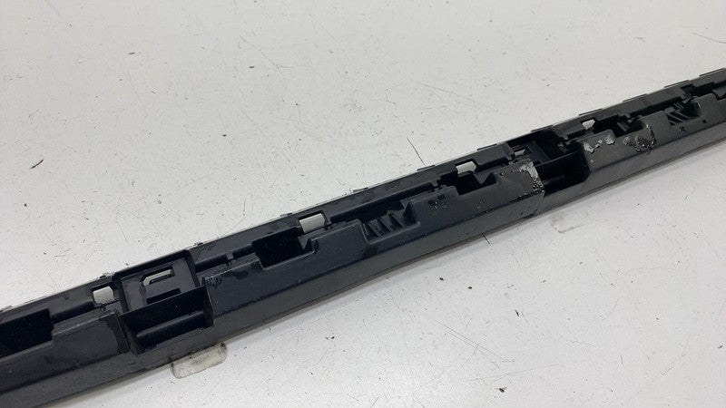 32216386 ⭕ 2021-2023 Polestar 2 Front Left Skirt Rocker Molding Panel Bracket LH 32216386