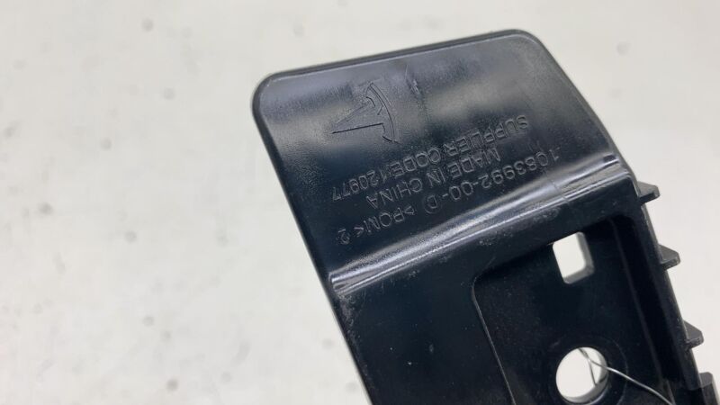 108399200D 2017-2023 Tesla Model 3 Rear Driver Side Taillight Tail Lamp Mount Bracket Left