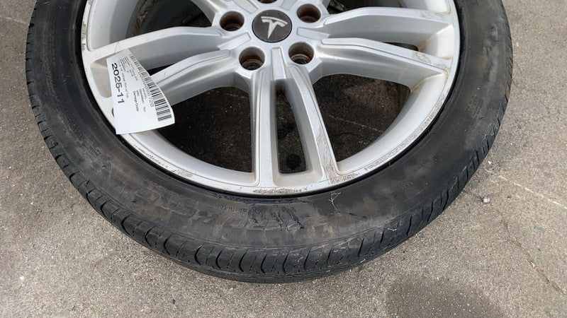 ⭕ 12-15 Model S MS Wheel Rim 19x8.0+40mm + Pirelli Tire 245/45 R19 600