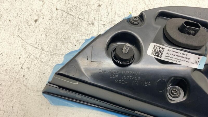 1077401 00 G 17-23 Tesla Model 3 Y Rear Driver Side Inner Taillight LED Tail Lamp Left LH