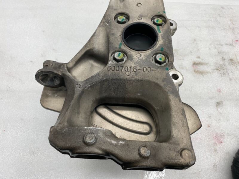 2012-2015 Tesla Model S Front Passenger Spindle Knuckle w/ Wheel Hub Right RWD