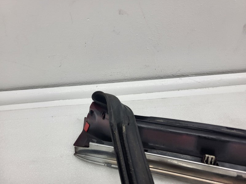 101221500E ⭕12-23 Model S Left Rocker Panel Scuff Plate Molding w/ Rubber Seal 1012215-00-E