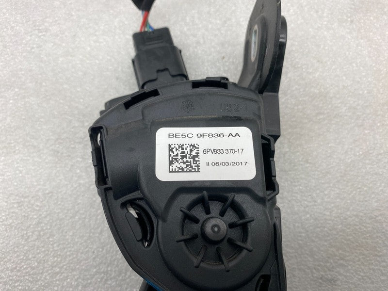 ⭕ 2016-2020 Tesla Model X Accelerator Throttle Pedal Assembly OEM BE5C