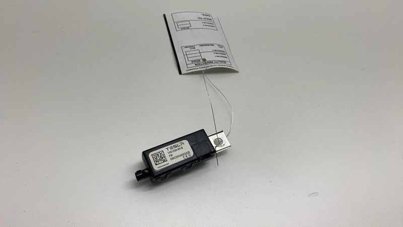 155133000B 2024-2025 Tesla Cybertruck FM Antenna Amplifier Module 1551330-00-B Assembly OEM