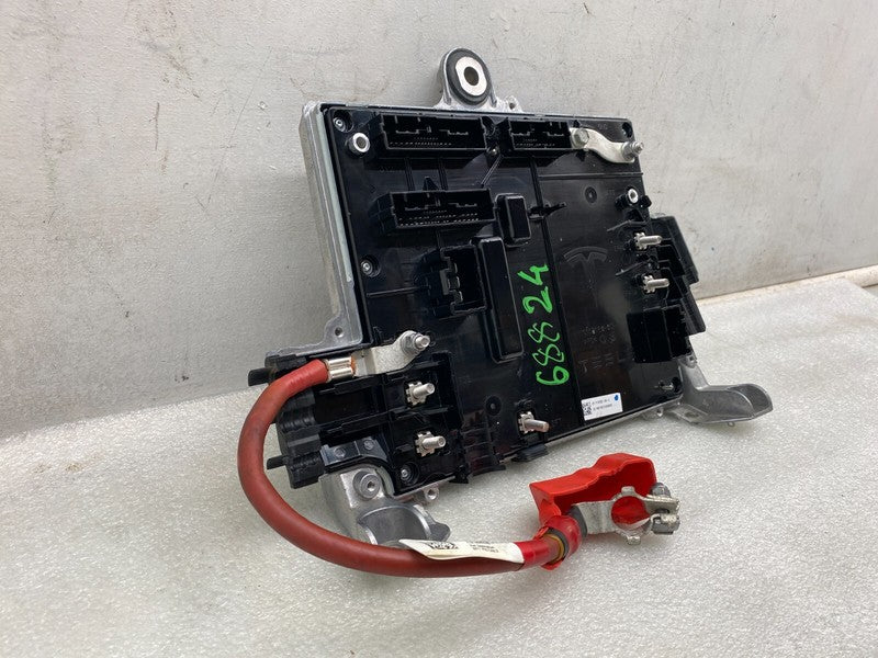 111818284E ⭕2017-2020 Tesla Model 3 Front Suspension Electrical Control Module 1118182-84-E