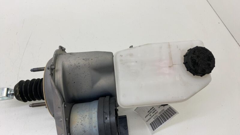 118867100A 2020-2024 Tesla Model Y iBooster Power Brake Booster Master Cylinder Reservoir