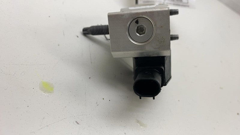 1101878 00 A 2017-2023 Tesla Model 3 M3 Air Conditioner AC HVAC Heater Core Valve Tube Sensor