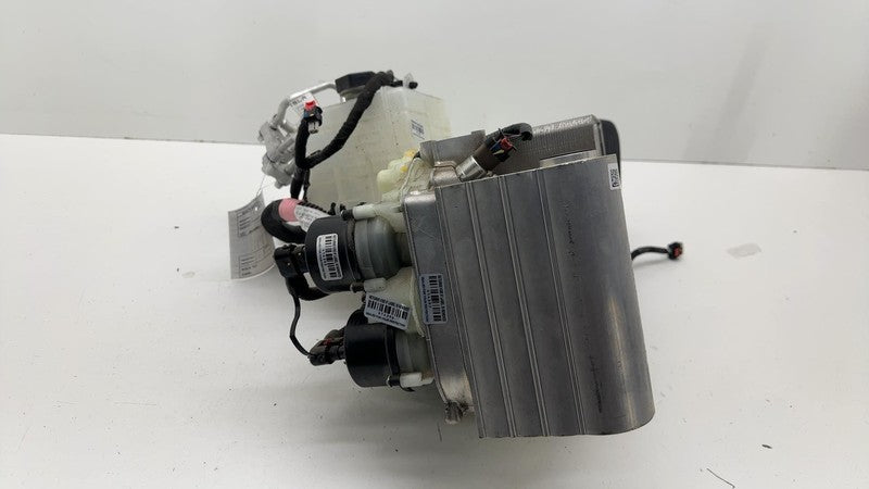 154759500E 21-24 Model 3 Supermanifold Refrigerant Chiller + Coolant Reservoir 1547595-00-E
