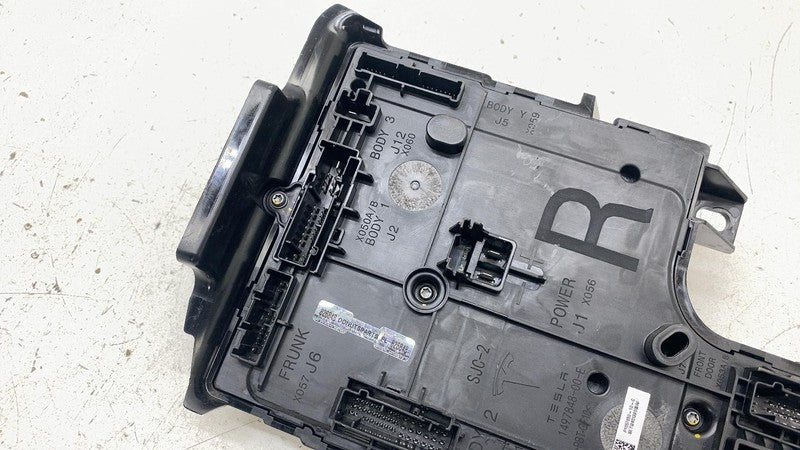 ⭕20-24 Tesla Model Y Right Low Voltage Controller Electronic Module 16