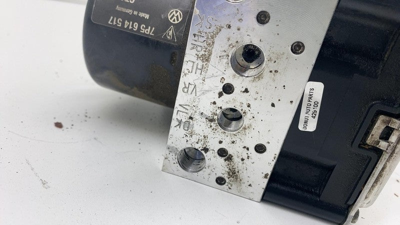 2011 2012 Porsche Cayenne S Anti-Lock ABS Hydraulic Brake Pump Control