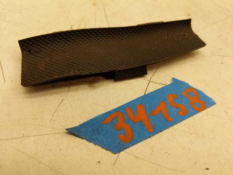 1007941-00-B ⭕ 12-20 Model S Front or Rear Right Door Trim Panel Pull Cup Insert 1007941-00-B