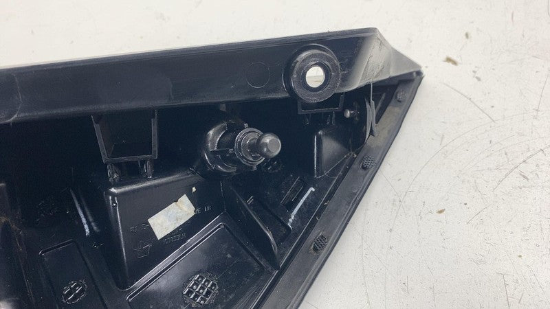 ⭕ 2017-2024 Chrysler Pacifica Rear Driver Side D-Pillar Applique Moldi