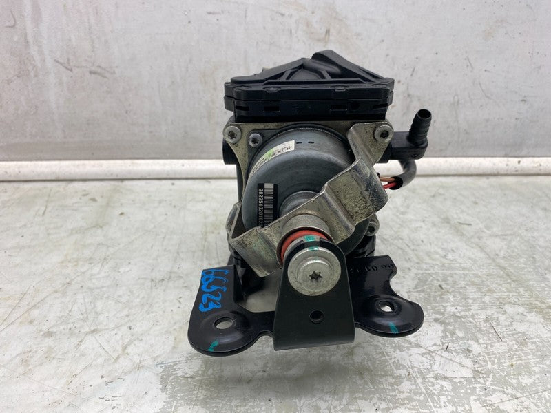 6006359 00 A ⭕2012-2015 Tesla Model S Brake Servo Booster Vacuum Pump & Isolator 6006359-00-A