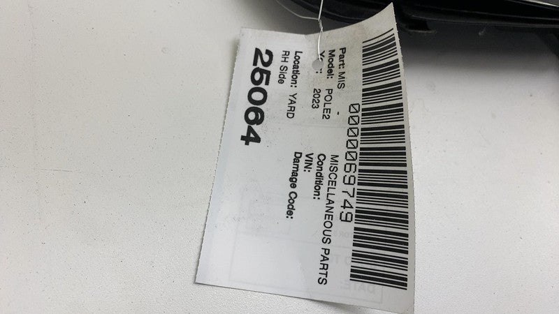 31689731 ⭕ 21-23 Polestar 2 Rear Right Door Window Weatherstrip w/ Trim Molding 31689731