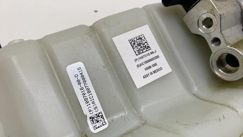 109701599J ⭕ 2017-2020 Tesla Model 3 Reservoir Superbottle Tank Chiller Cooler 1097015-99-J