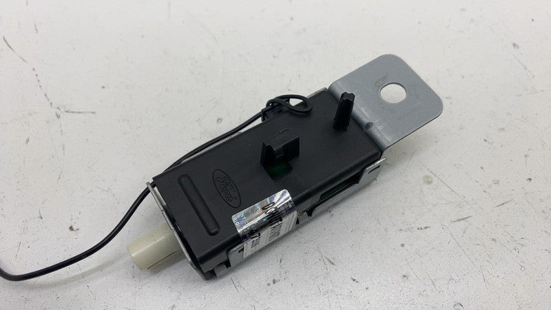 LB5T-18C847-BC ⭕2021-2024 Ford Mustang Mach-E Antenna Amplifier Isolator Booster LB5T-18C847-BC