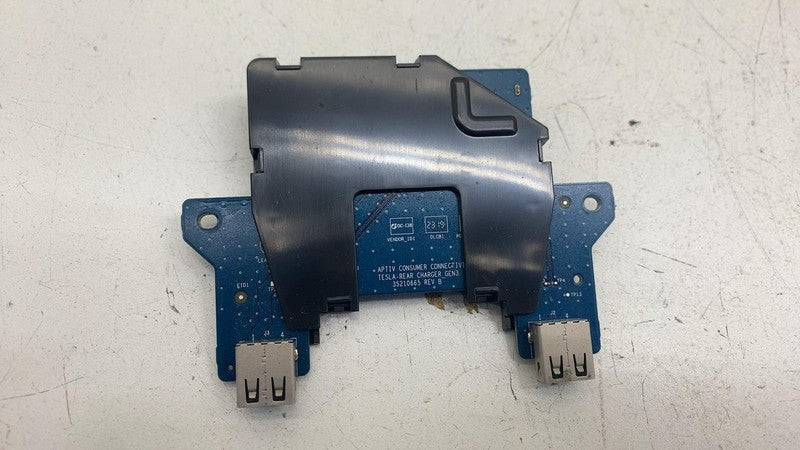 1121700-00-C ⭕ 2017-2023 Tesla Model 3 Rear USB Connector Module Unit Assembly 1121700-00-C