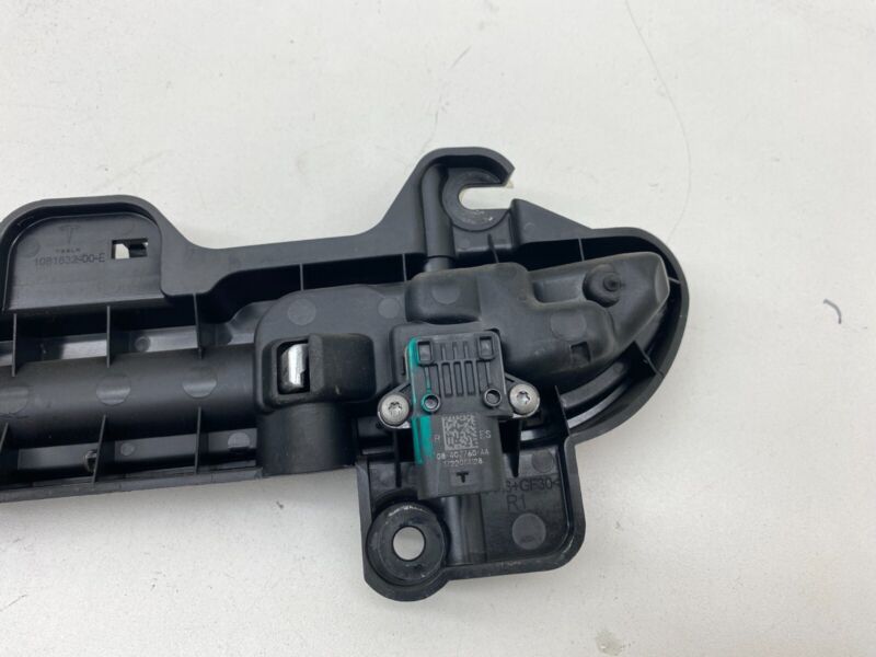 108183289E ⭕ 2017-2020 Tesla Model 3 Front or Rear Outside Door Handle Right 1081832-89-E