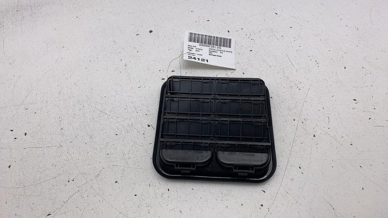 4M0819181B 19-23 E-Tron Rear Left or Right Quarter Panel Pressure Air Vent Grille 4M0819181