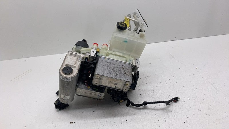 152300200B ⭕ 2021-2026 Tesla Model 3 Supermanifold Refrigerant Chiller w/ Coolant Reservoir