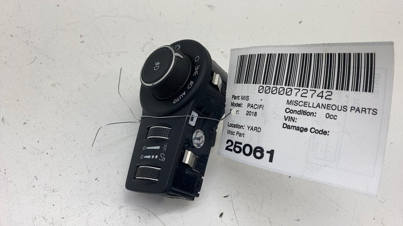 68154356AC 17-24 Chrysler Pacifica Dash Headlight Head Light Lamp Control Switch 68154356AC