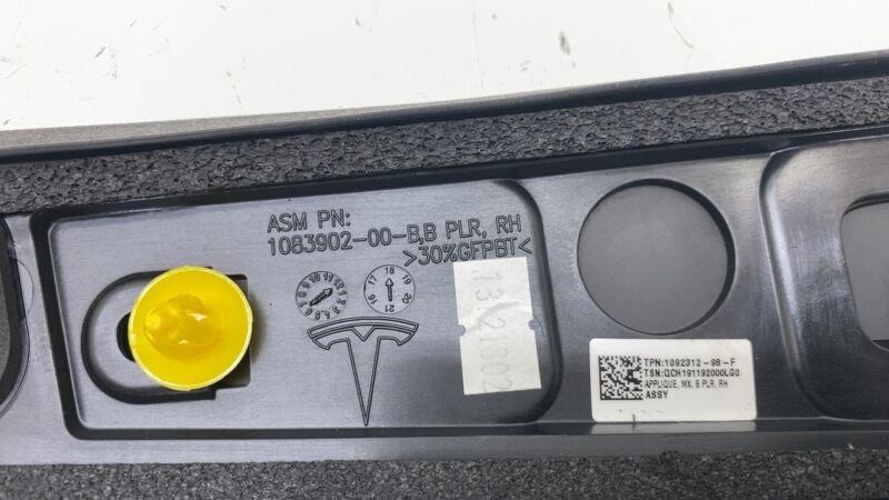 108390200B ⭕16-20 Tesla Model X Right B-Pillar Applique Trim Molding w/ Camera 1092312-98-F