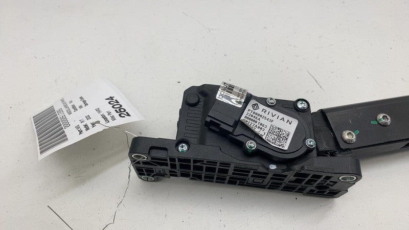PT00002543 F ⭕ 2022 2023 2024 Rivian R1S R1T Accelerator Gas Foot Pedal w/ Sensor PT00002543F