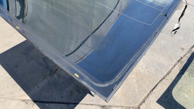 ⭕ 2017-2020 Tesla Model 3 Rear Trunk Panoramic Backlite Roof Glass Back Section