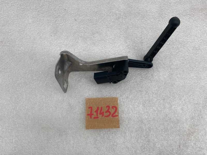 600652300B ⭕ 12-20 Tesla Model S Rear Left Air Suspension Ride Height Sensor 1027971-00-A