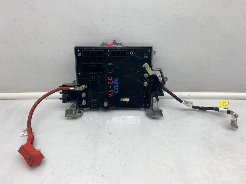 1118180-00-D 2017-2020 Tesla Model 3 Front Suspension Electrical Control Module 1118182-12-K