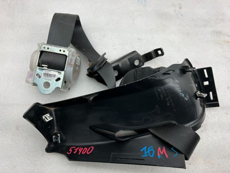 1023136 00 C 2012-2015 Tesla Model S Passenger C-Pillar MiddleTrim w/ 2nd Row Seat Belt Assy