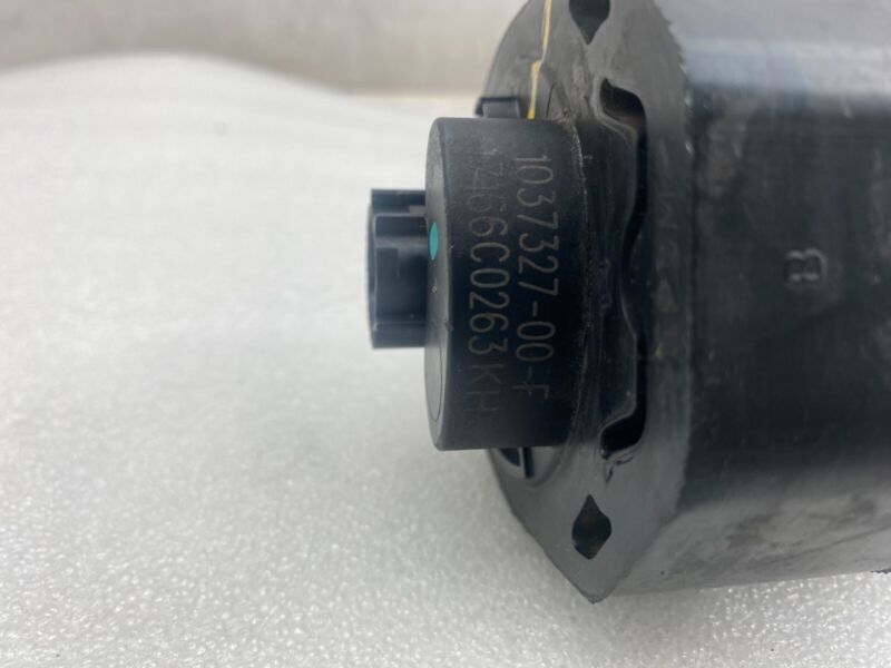 2016-2020 Tesla Model S X Cooling System Auxiliary Water Coolant Pump FWD Assy