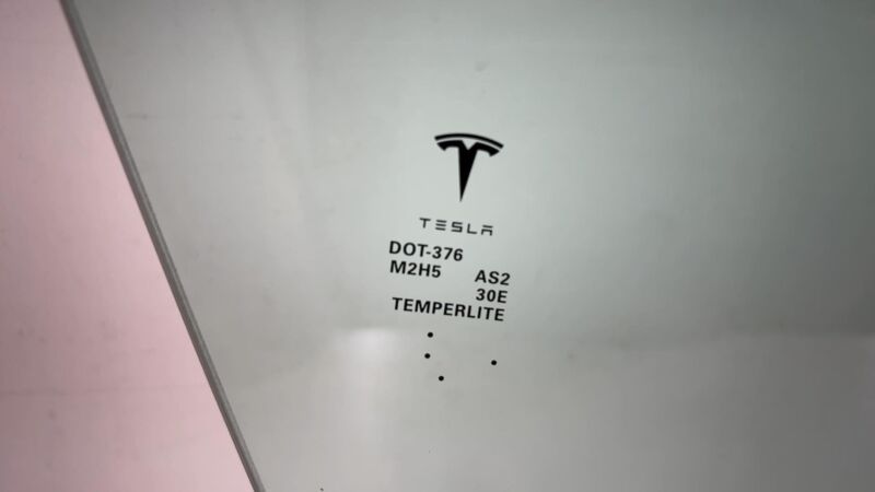 2012-2015 Tesla Model S MS Front Passenger Side Door Window Glass Right Assembly