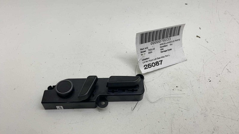 1551854-01-B ⭕ 24-25 Tesla Model 3 Front Left 1st Row Power Seat Switch Control 1551854-01-B