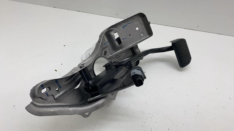 32264200 ⭕ 2021 2022 2023 Polestar 2 Front Brake Stop Pedal w/ Bracket & Sensor 32264200