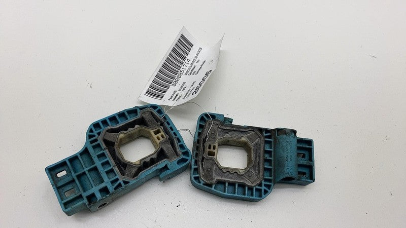 16477130 2017-2023 BMW 530e G30 PAIR Front Left & Right Radiator Mount Support Bracket