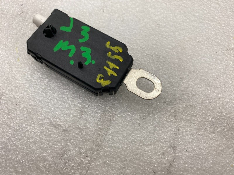 107973500A ⭕2017-2023 Tesla Model 3 Y Rear Antenna Amplifier AMP Radio FM Left 1079735-00-A