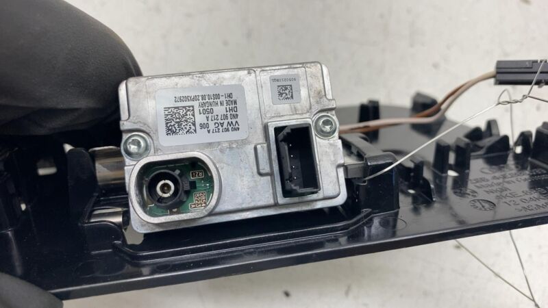 4N0907217A 2019-2023 Audi e-Tron Front Windshield Lane Change Assist Camera Unit w/ Cover