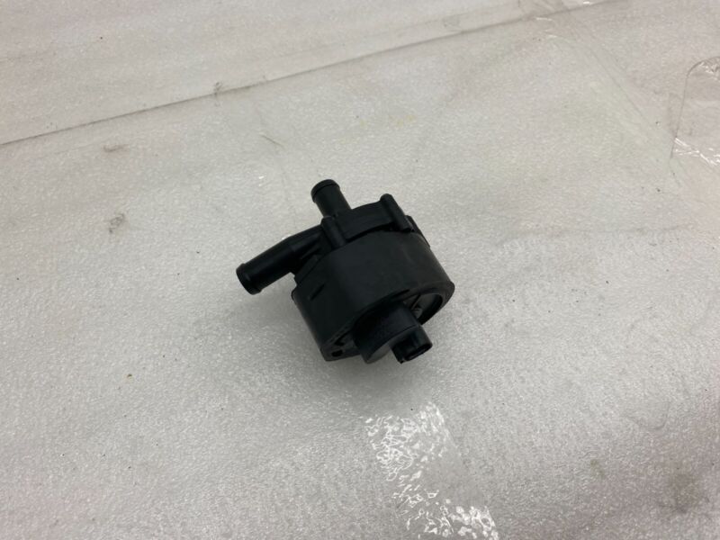 103732700G 2016-2020 Tesla Model S X Cooling System Auxiliary Water Coolant Pump FWD Assy
