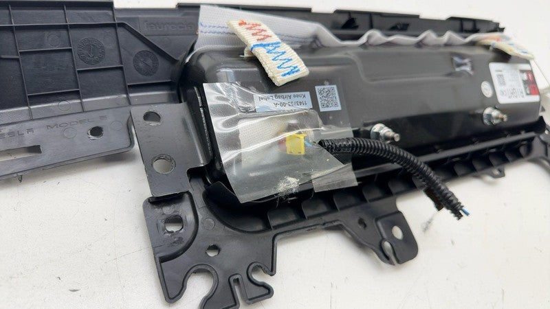 107782600D ⭕ 2017-2023 Tesla Model 3 Right Lower Knee Safety Airbag Module RH 1077826-00-D
