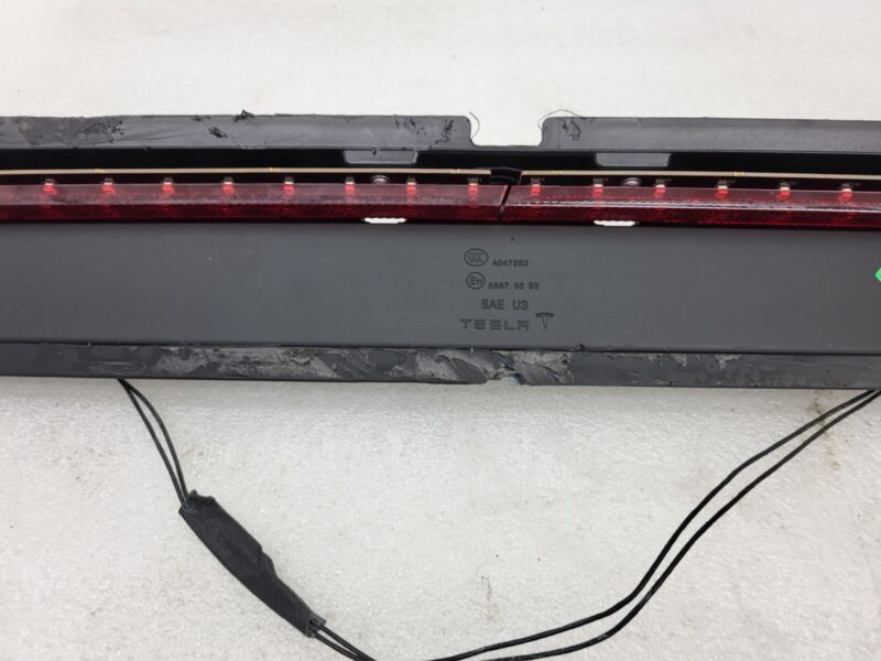 2012-2015 Tesla Model S Rear Center High Mounted Stop Light Third 3rd Brake Assy