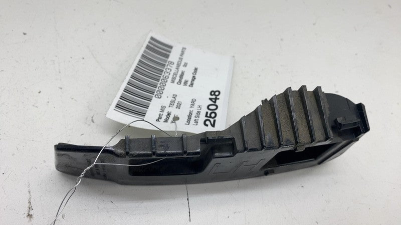 ⭕ 17-23 Tesla Model 3 Rear Left Taillight Tail Lamp Mount Bracket 1083