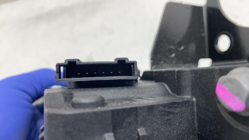 PT00002543 F 2022 2023 2024 Rivian R1S R1T Accelerator Gas Foot Pedal Assembly w/ Sensor OEM