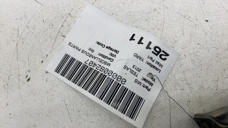 ⭕ 2012-2014 Tesla Model S Rear Driver Taillight Charge Port Cover Refl