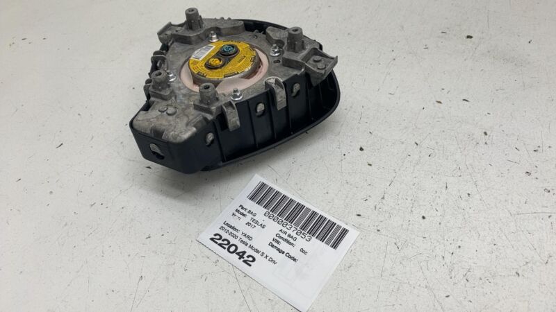 1023381-00-D ⭕12-20 Tesla Model S X Front Driver Steering Wheel Restraint Airbag 1023381-00-D